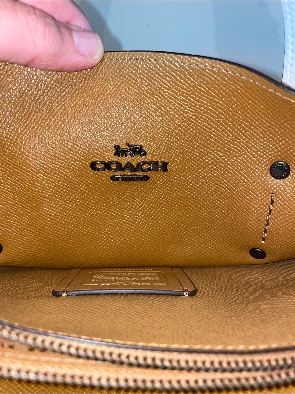 Coach Charlie Carryall 29529 off white leather bag. - Picture 7 of 10